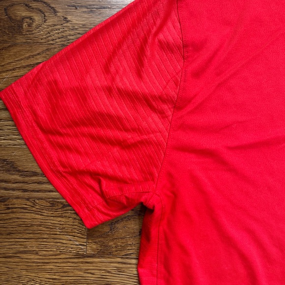Nike Dri-Fit Red Logo T-Shirt - Picture 11 of 13